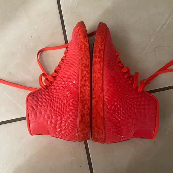 Nike’s - Picture 8 of 8